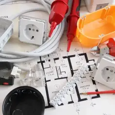 Narzędzia elektryczne i schemat instalacji. Jak uziemić gniazdko bez uziemienia? Zobacz materiały do montażu.