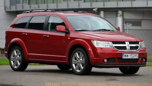 Dodge Journey opinie - Czy warto kupić? Analiza silników