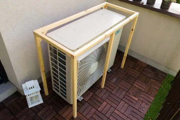 Jak ukryć klimatyzator na balkonie? Praktyczne porady i inspiracje