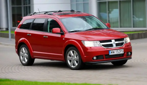 Dodge Journey 3.6 V6 - Czy warto go kupić? Analiza wad i zalet