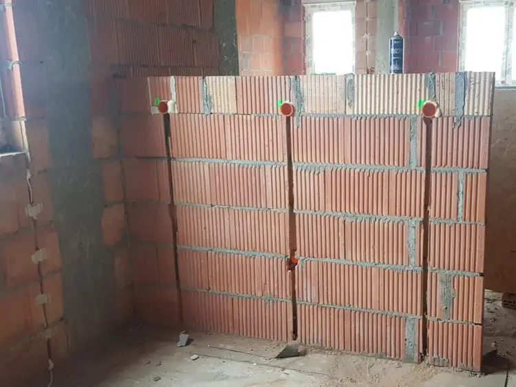 Bruzdy pod kable - jak wykonać je bezpiecznie?